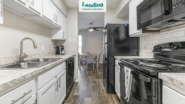 Building Photo - 1615 Stoneleigh Ct