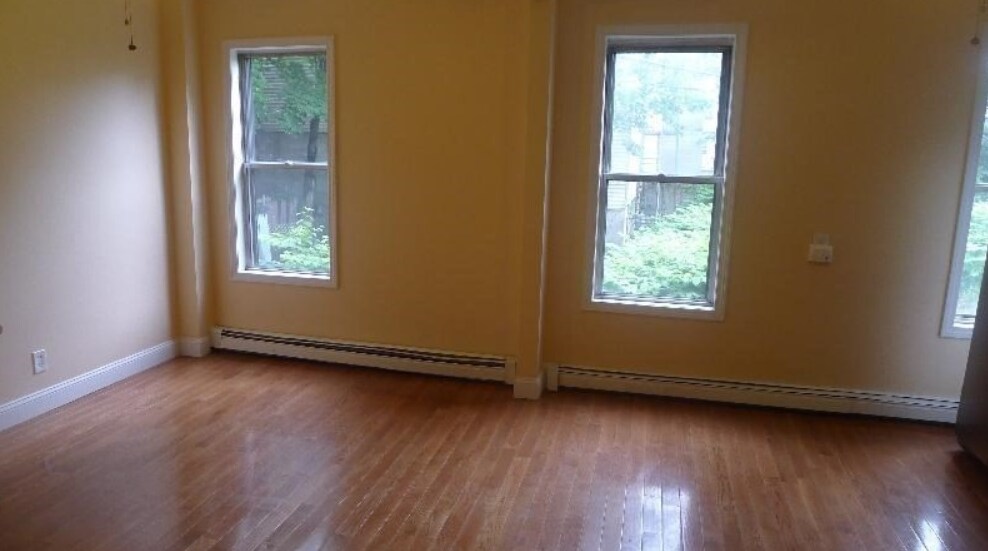 Building Photo - 63 I St