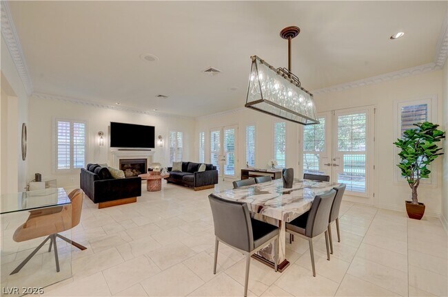 Building Photo - 820 Vegas Valley Dr