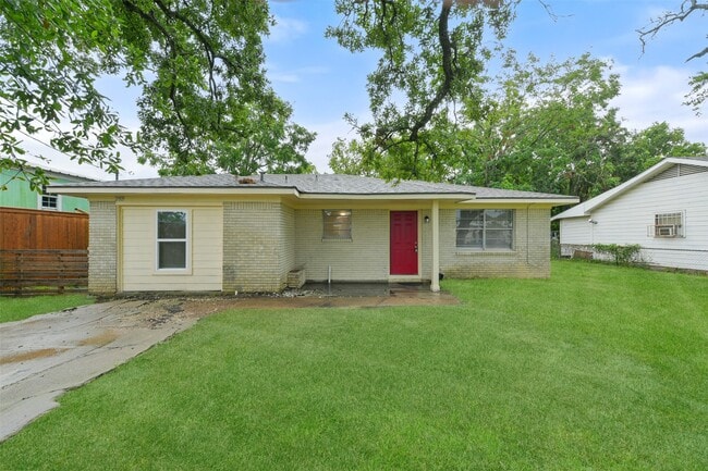 Primary Photo - 2803 22nd St