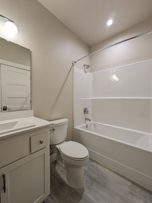Building Photo - Beautiful 3bed/2bath home in Springfield!