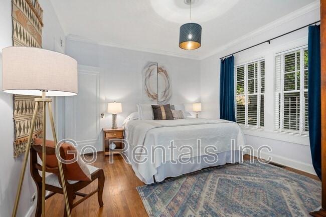 Building Photo - 1329 33rd St S