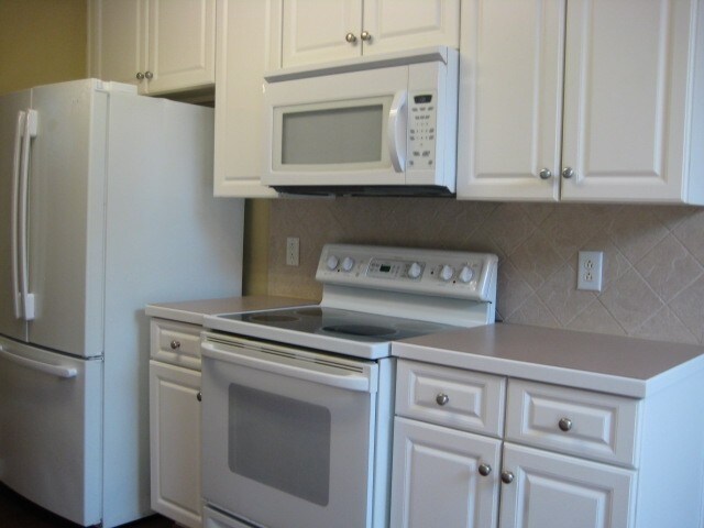 Building Photo - 112 Settlers Way