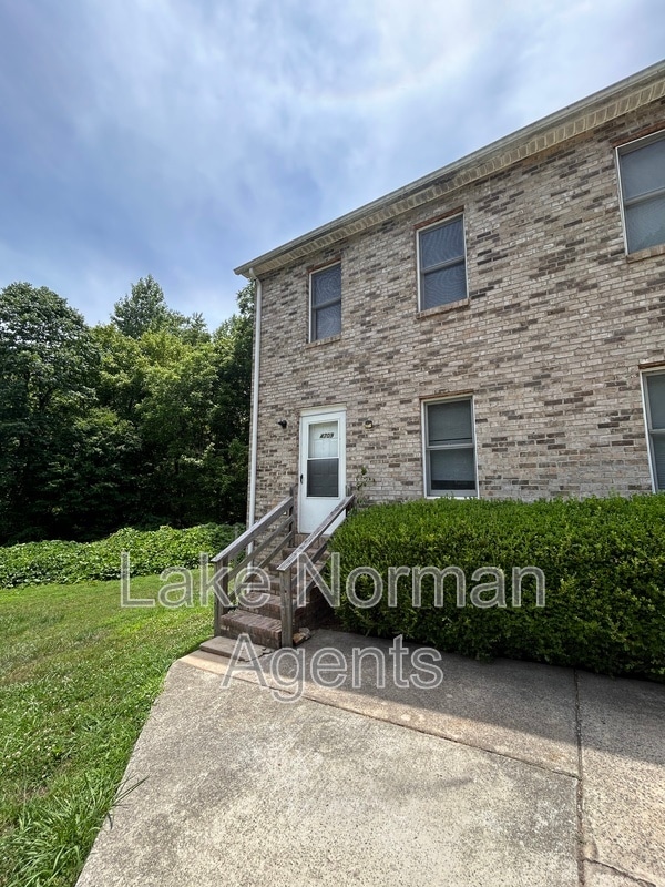 Building Photo - 4709 Grassy Creek Rd