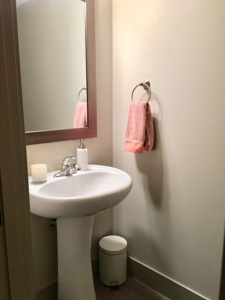 Building Photo - 6430 N Maryland Ave