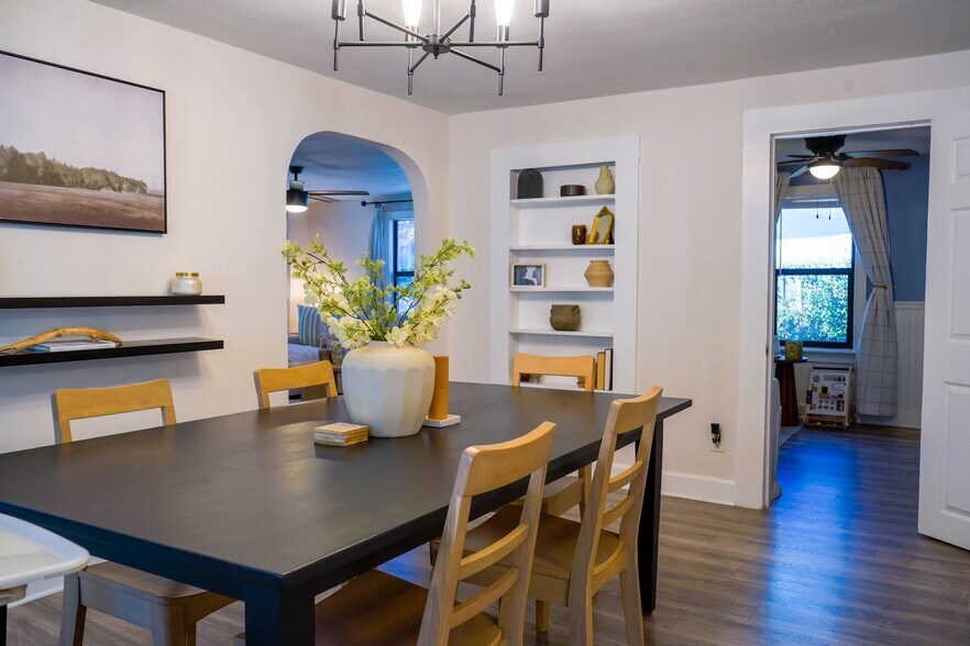 Building Photo - 3835 4th Ave N