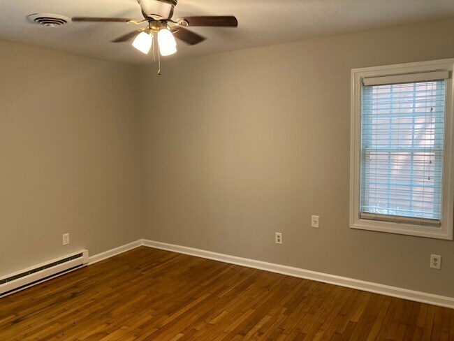 Building Photo - 10101 Bayham Dr