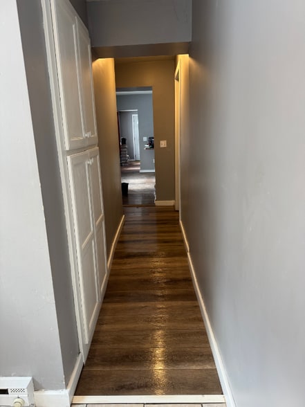 Building Photo - 1644 Myrtle St N