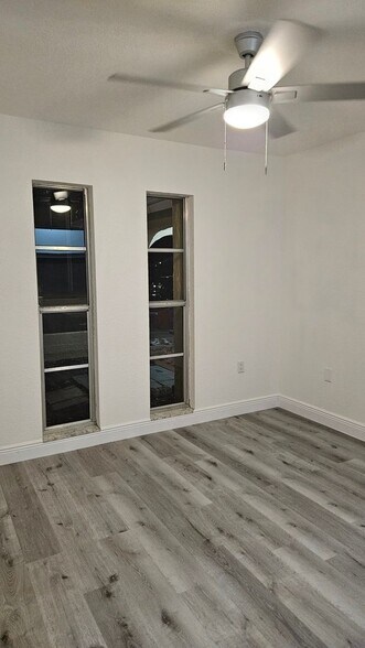 Building Photo - 8533 Viva Via Dr