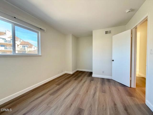 Building Photo - 574 Island View Cir