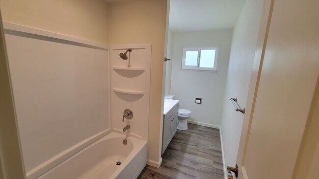 Building Photo - 541 Arrowhead Ct