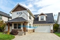 Building Photo - 3 Bedroom 3 Bathroom Home with Attached 2 Car Garage Available in Coeur d'Alene!