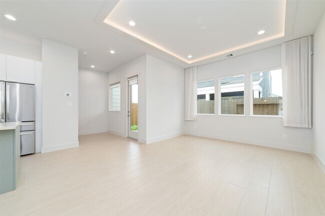 Building Photo - 3007 Ventas Dr
