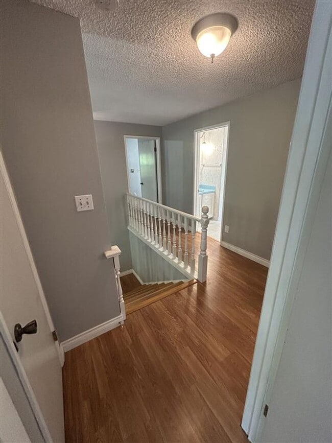 Building Photo - Three Bedroom House for Rent with Large Yard