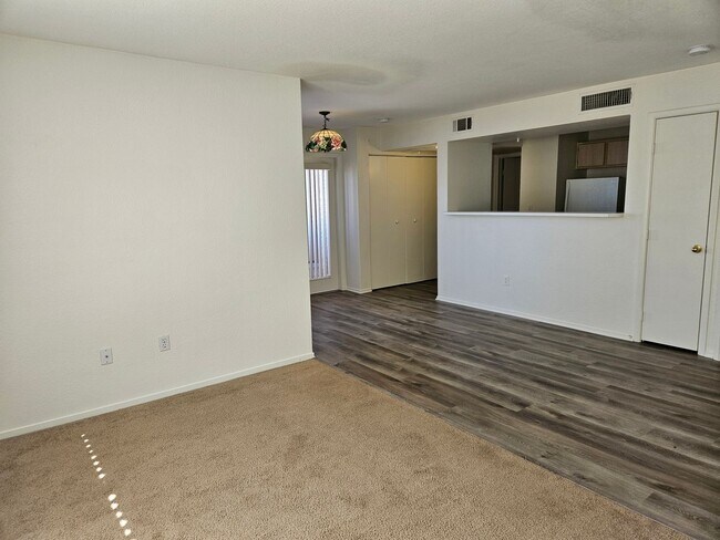 Building Photo - COZY 2 BEDROOM 2 BATH IN GATED SW COMMUNITY!