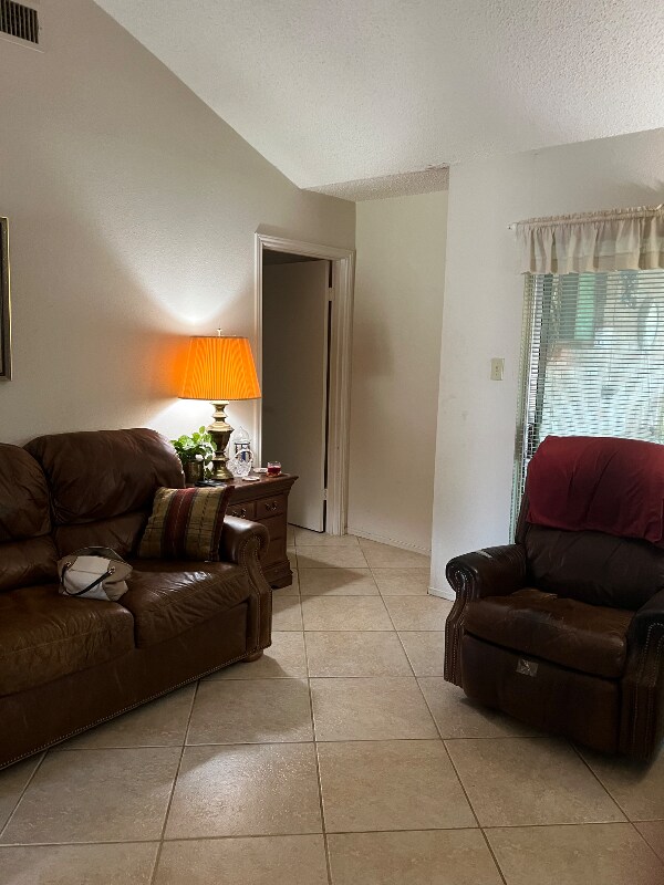 Building Photo - 18406 Tall Cypress Dr