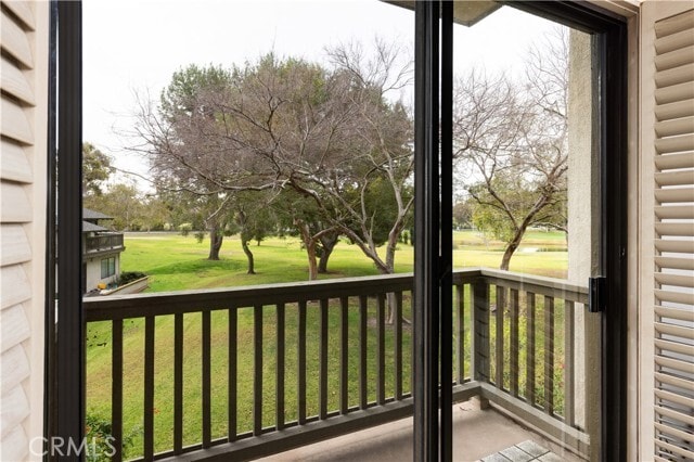 Building Photo - 9 Flores