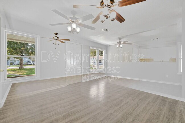 Building Photo - 709 S 7th St