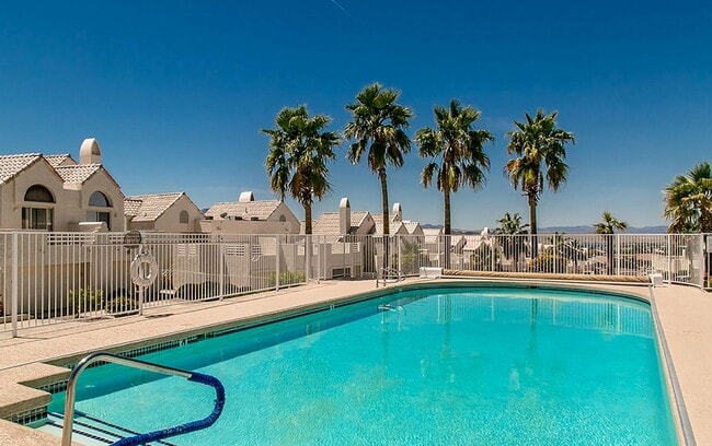 Building Photo - 420 Acoma Blvd S