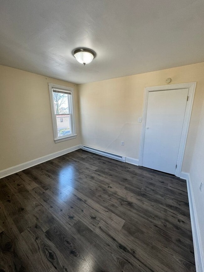 Building Photo - 301 N Catherine St