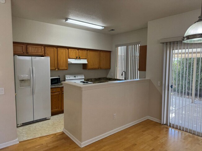 Building Photo - San Antonio Condos Gem!