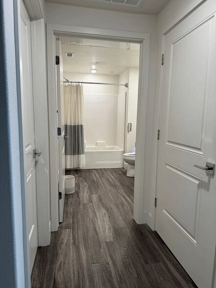 Building Photo - 5925 Charlotte Dr