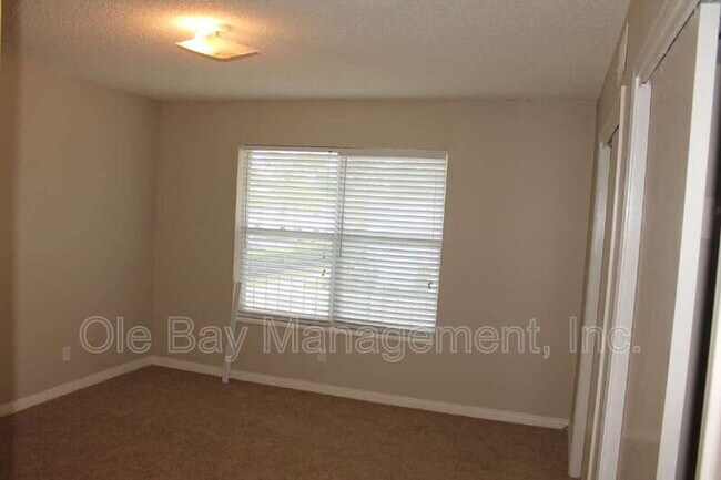 Building Photo - 4009 Old Shell Rd