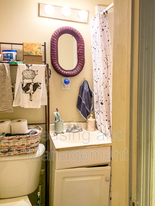 Building Photo - 132 Logan St