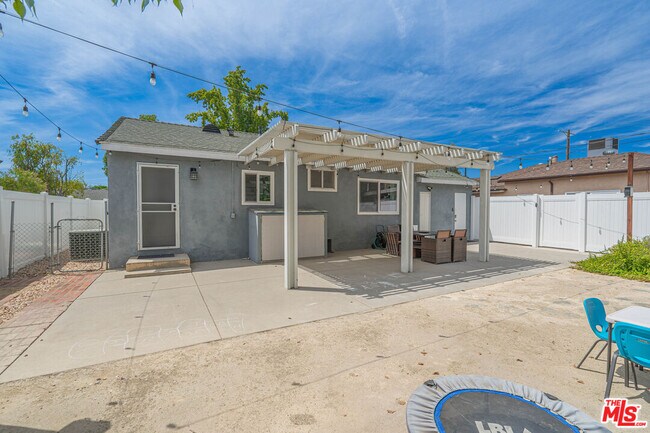 Building Photo - 7044 Garden Grove Ave