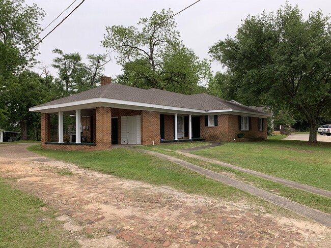 Building Photo - 304 S Brundidge St