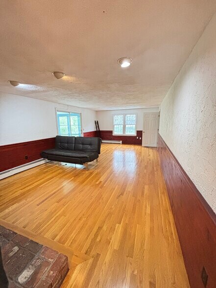 Building Photo - 5 Freeman Cir