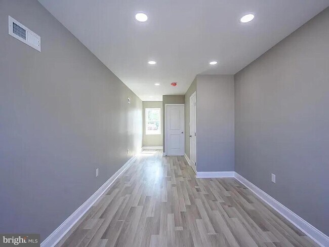 Building Photo - 2212 Greenwich St