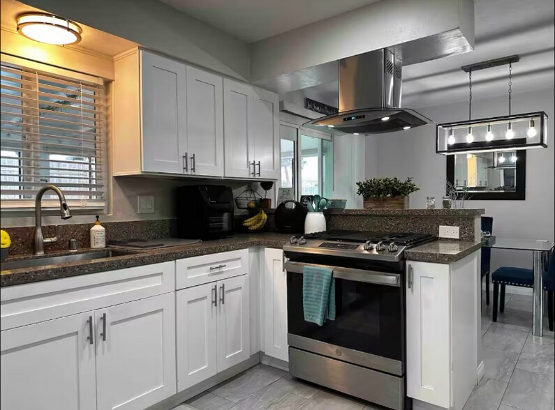 Building Photo - 514 Luna Dr