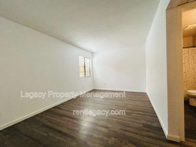 Building Photo - 7445 Auburn Oaks Ct