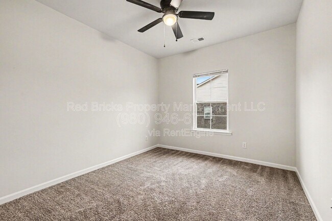 Building Photo - 8009 Whitegrove Rd