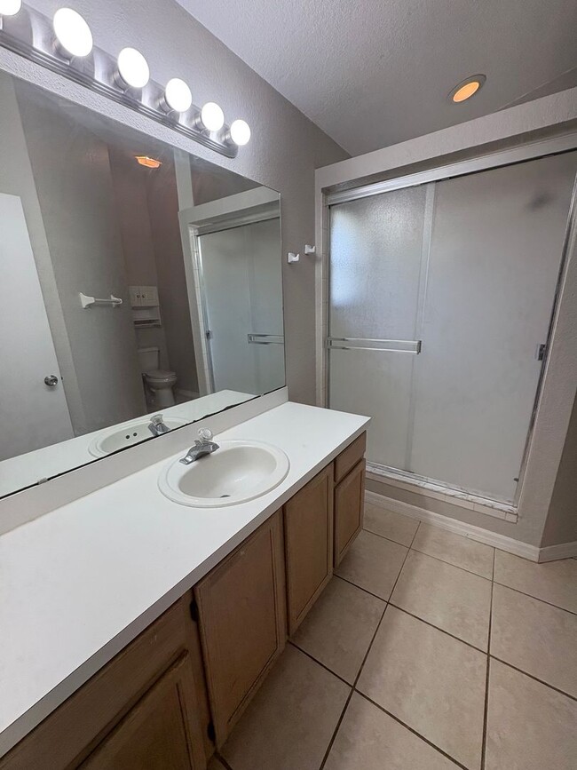 Building Photo - Cute Mt Dora Home, Great location. Many up...