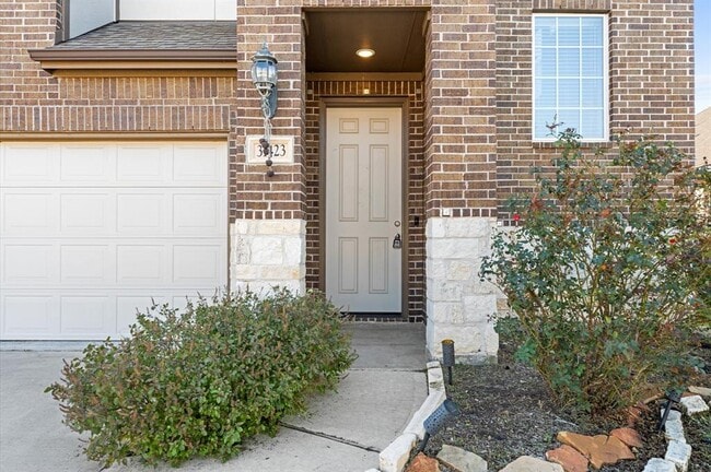 Building Photo - 31423 Elkcreek Bend Dr