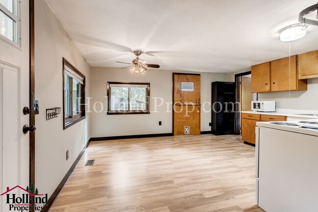 Building Photo - Hidden gem in SW Portland 2bd 1bth waiting for you!