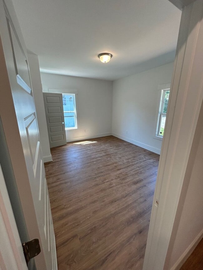 Building Photo - 4 Bedroom New Construction, 1 mile from Campus and Downtown