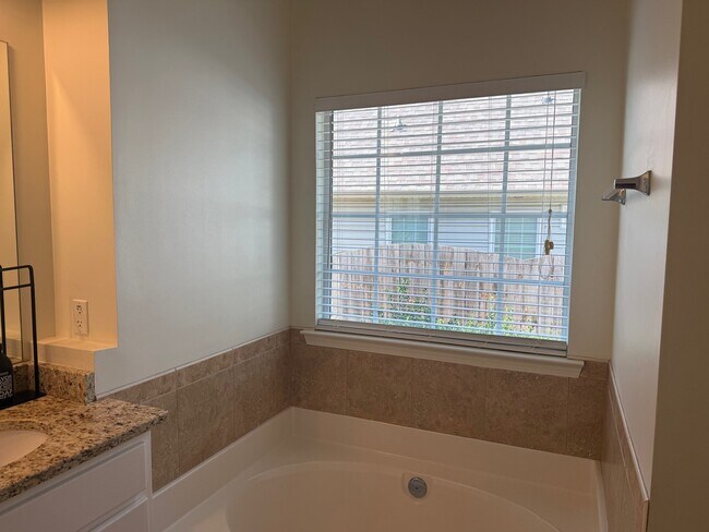 Building Photo - 264 Turnbridge Cir