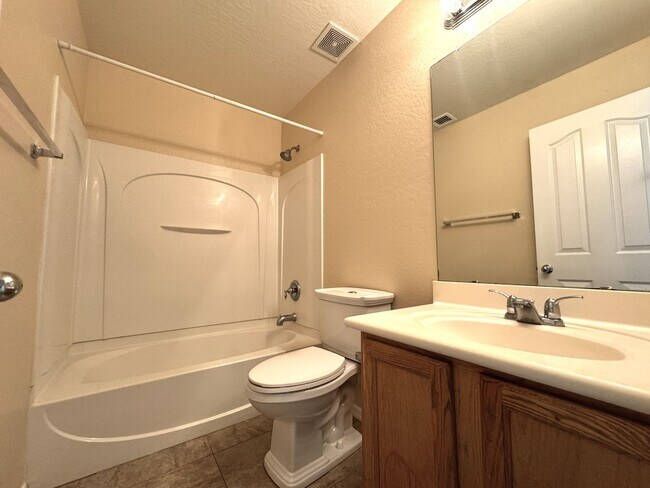 Building Photo - ***MOVE IN SPECIAL: $300 OFF MOVE IN -4 BEDROOM HOME IN TUSCANO