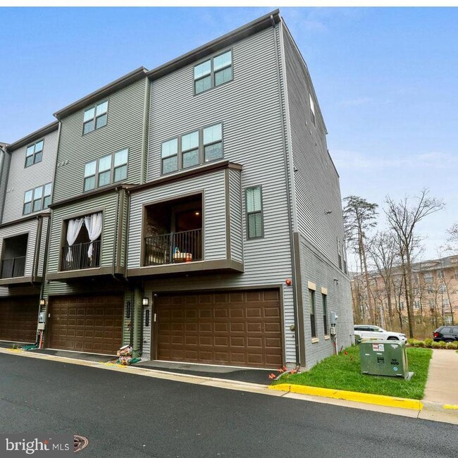 Building Photo - 13032 Hattontown Square
