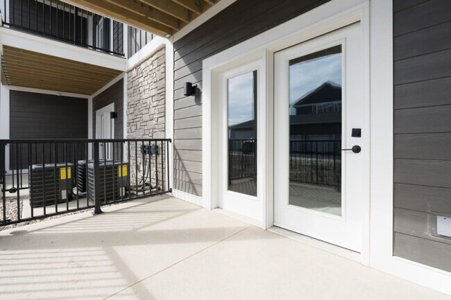 Building Photo - 5821 Elevated Wy