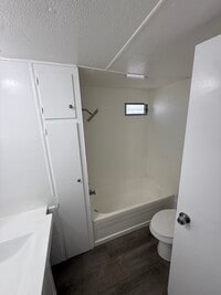 Building Photo - 62 Leota St