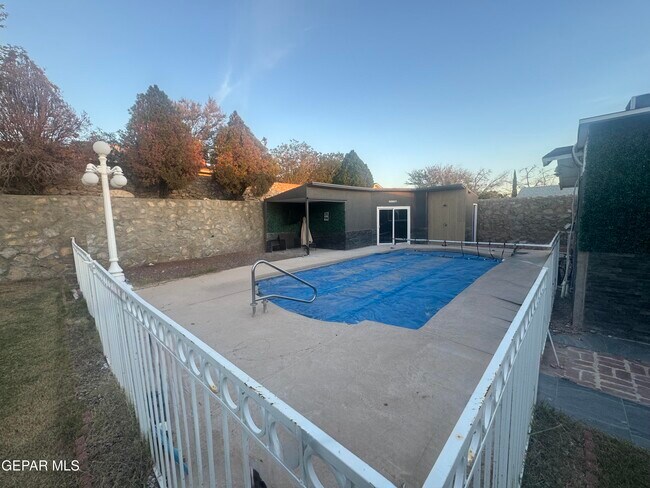 Building Photo - 6437 Dawn Dr