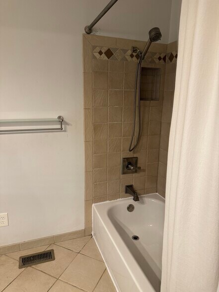 Building Photo - 1117 Montclair Rd