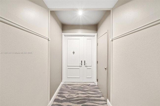 Building Photo - 848 Brickell Key Dr