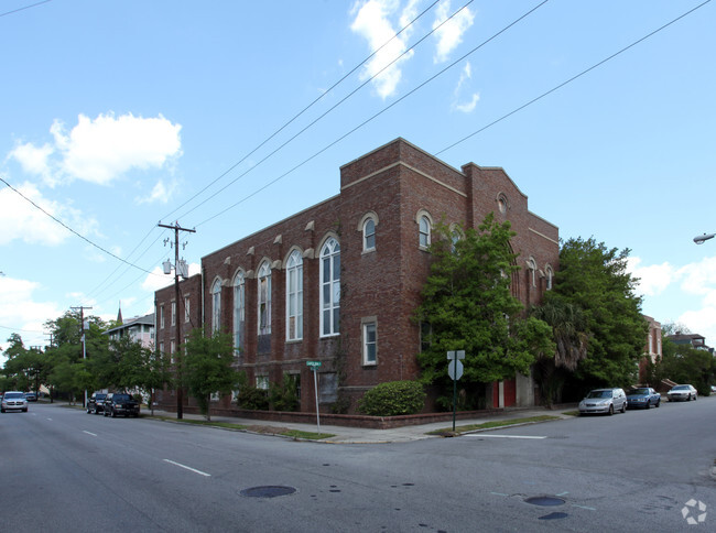Building Photo - 70 Carolina St