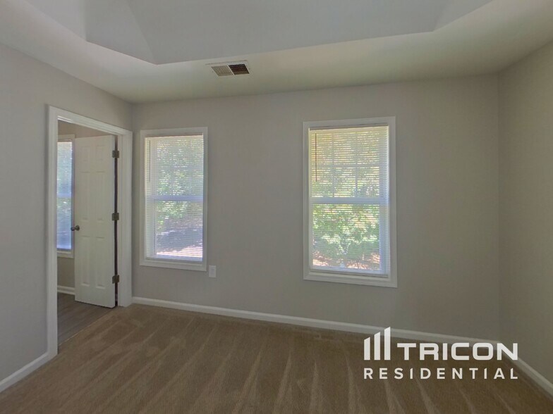 Building Photo - 7511 Rolling Meadows Ln