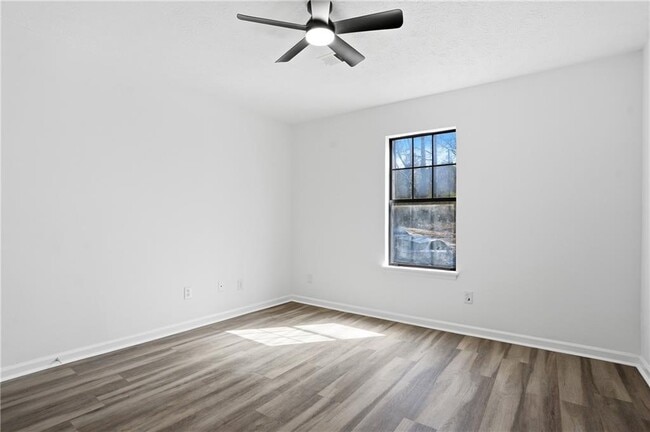 Building Photo - 858 Ohara Dr